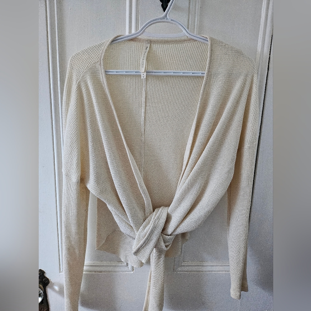 ARITZIA: The Group By Babaton Tie-front Cardigan